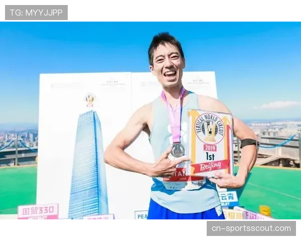 男子精英组颁奖典礼因抗议者冲入赛道短暂中断，奖牌得主已安全离场。